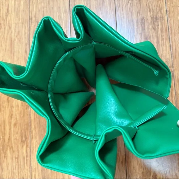 William Okpo Handmaids Tale Headband - Picture 7 of 8